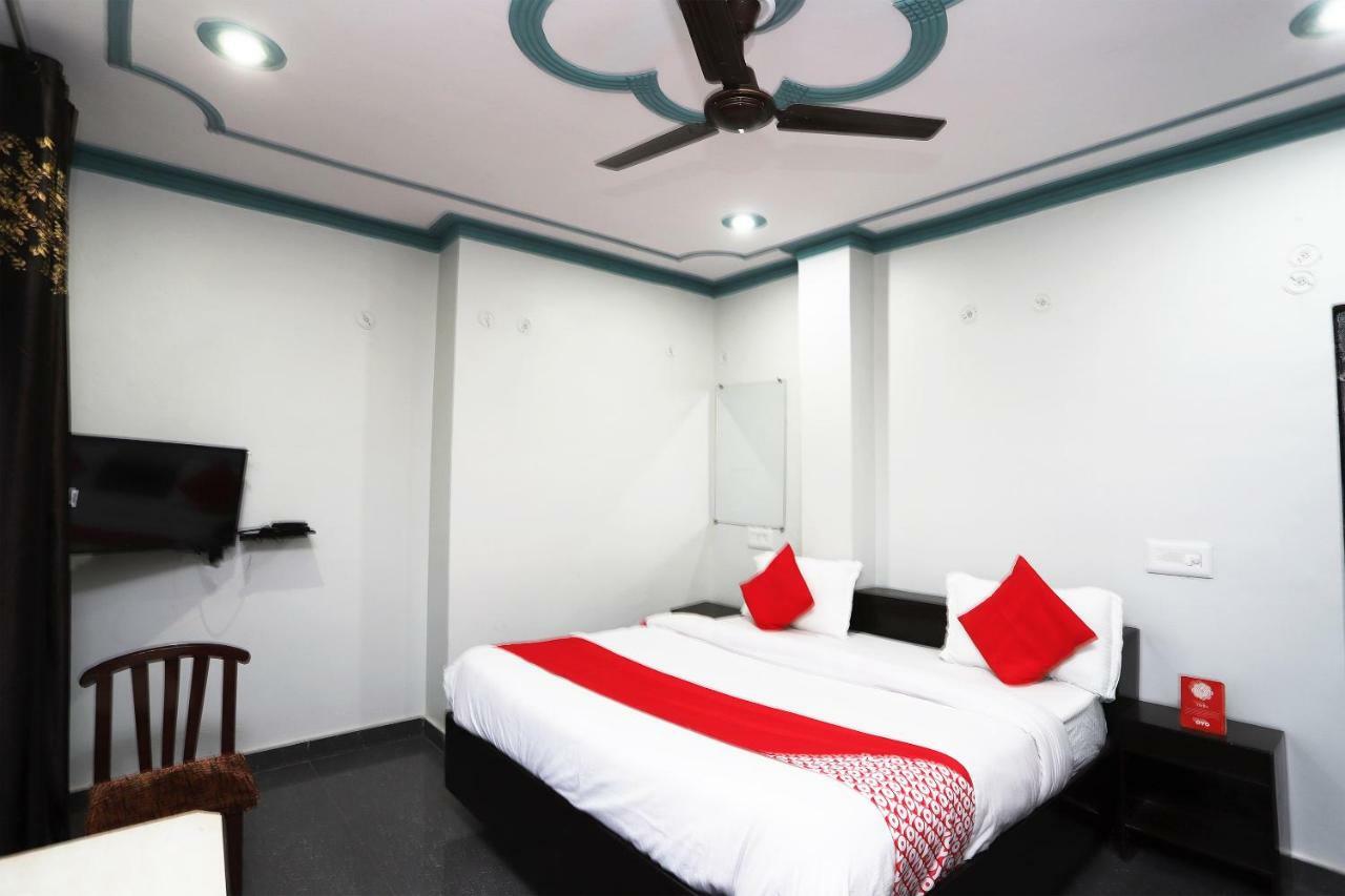 Oyo 43694 Hotel Hillson Pauri Luaran gambar